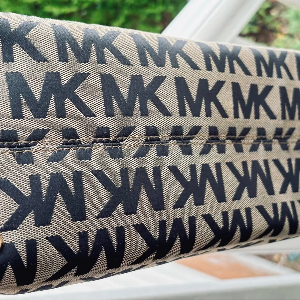 Michael Kors Jet Set Travel Large Chain Shoulder Tote Bag In MK Signature Brown - Picture 8 of 10